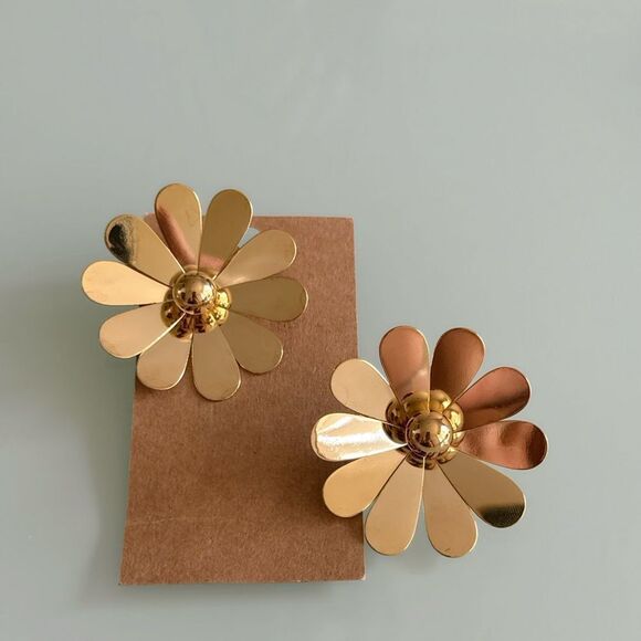 Gold Flower Statement Earrings A984 - Picture 1 of 3